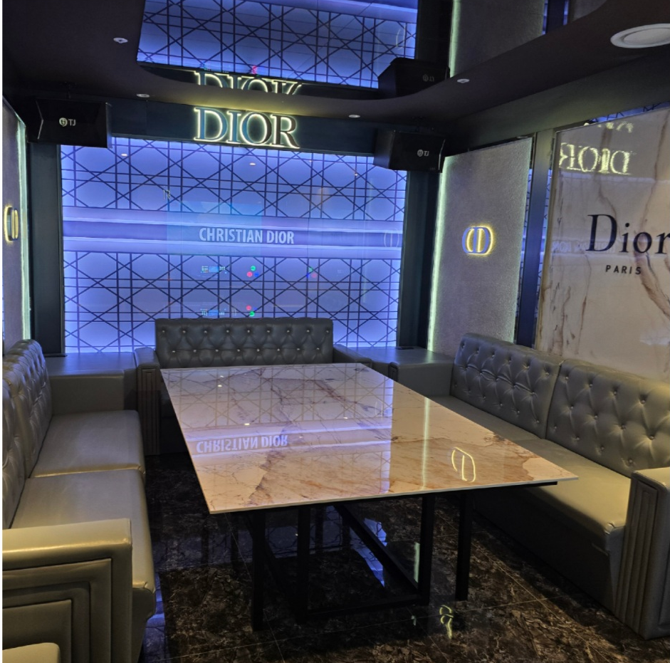 유니크퍼블릭 이미지 3